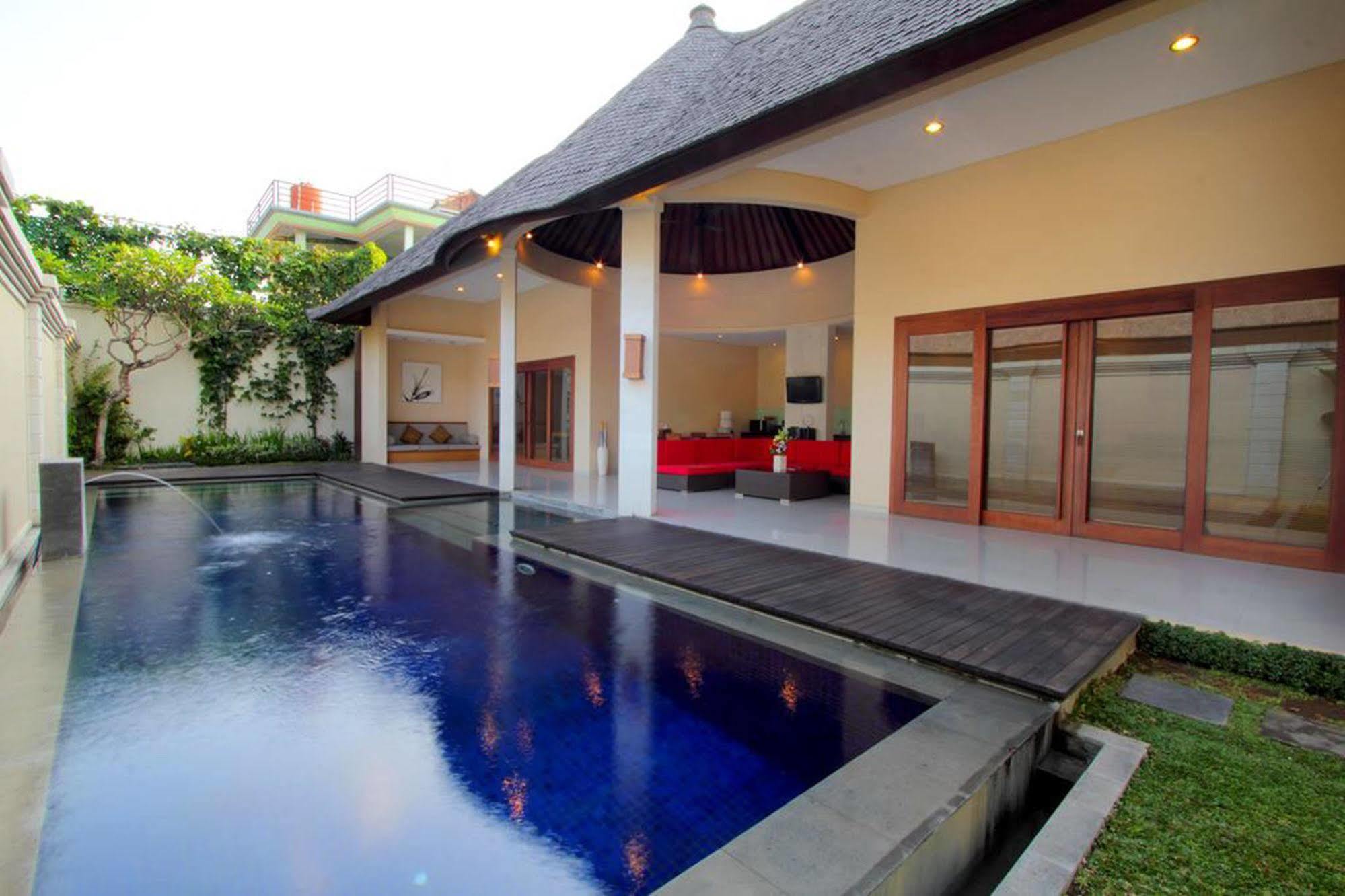 Oval Villa Bali Seminyak  Luaran gambar