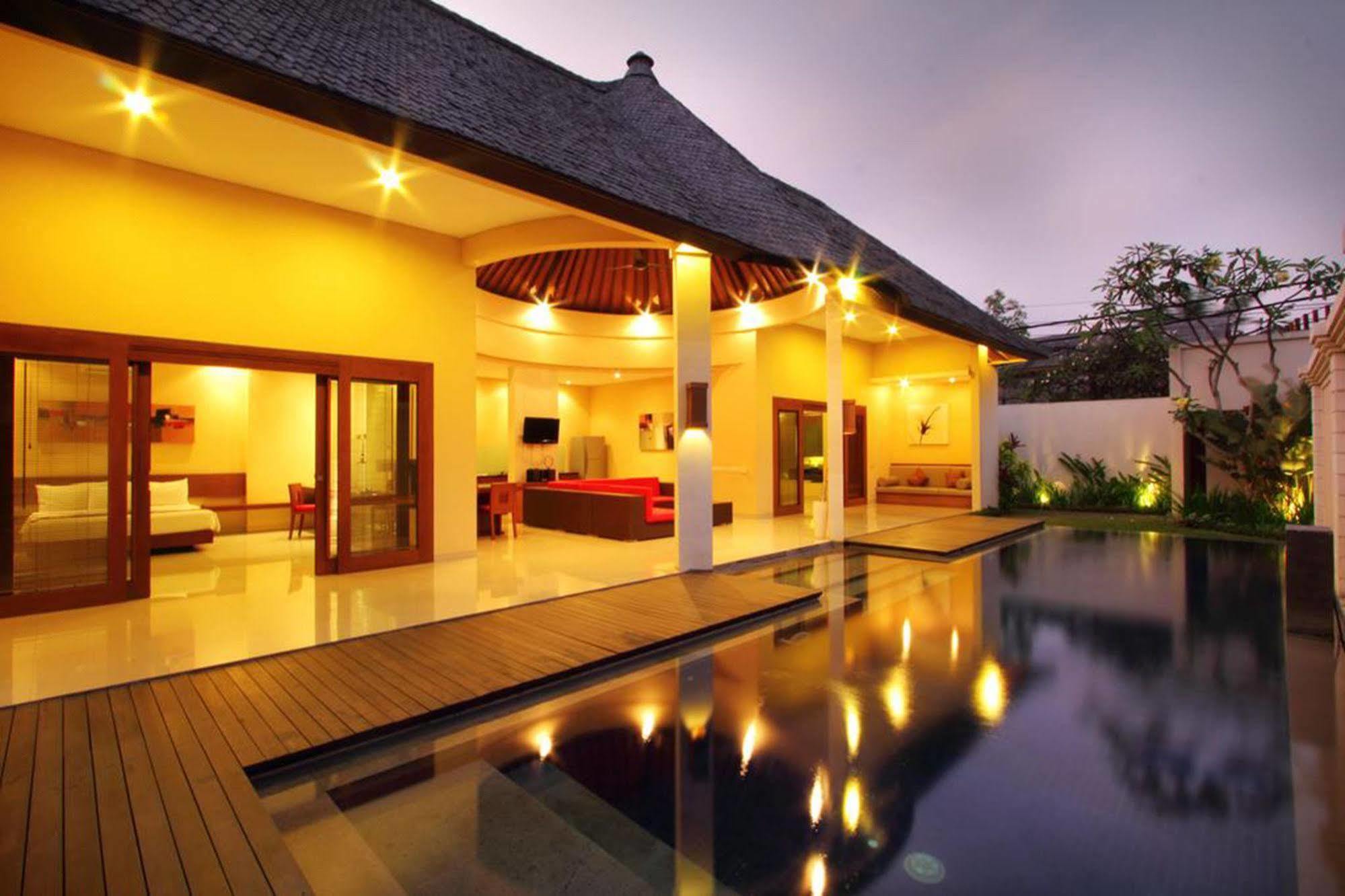 Oval Villa Bali Seminyak  Luaran gambar