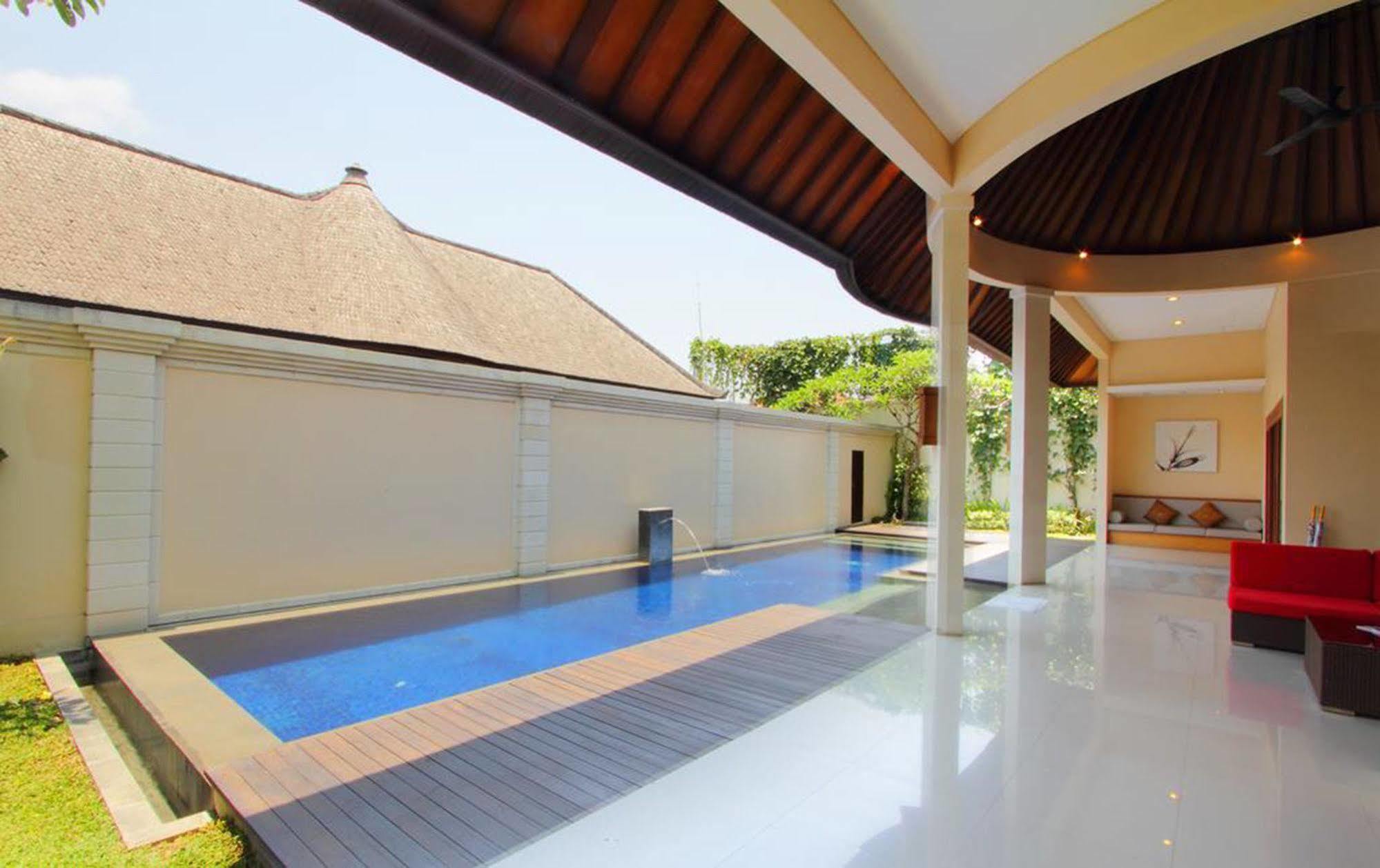 Oval Villa Bali Seminyak  Luaran gambar